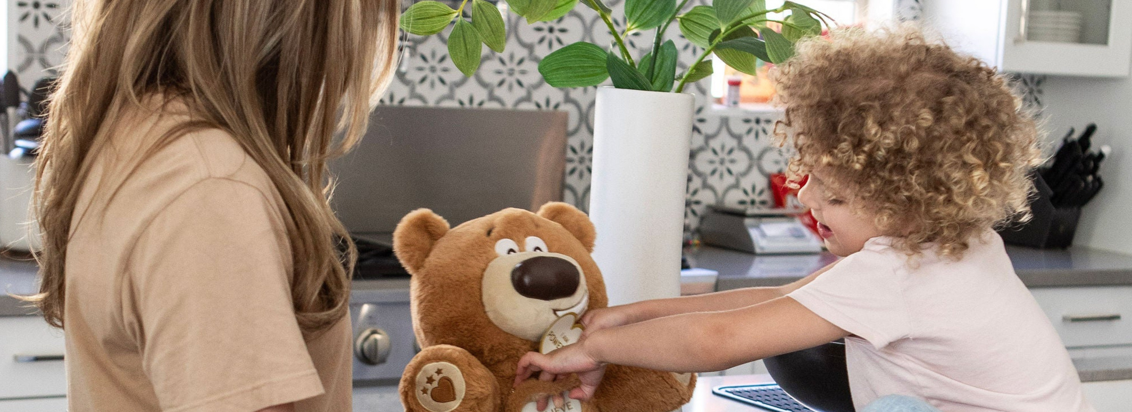 slider image slider_item_QQqWwc